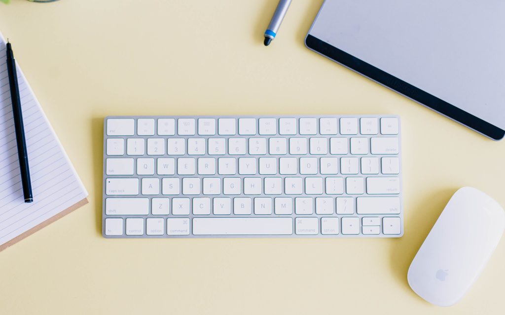 Unsplash.com/@amyhirschi